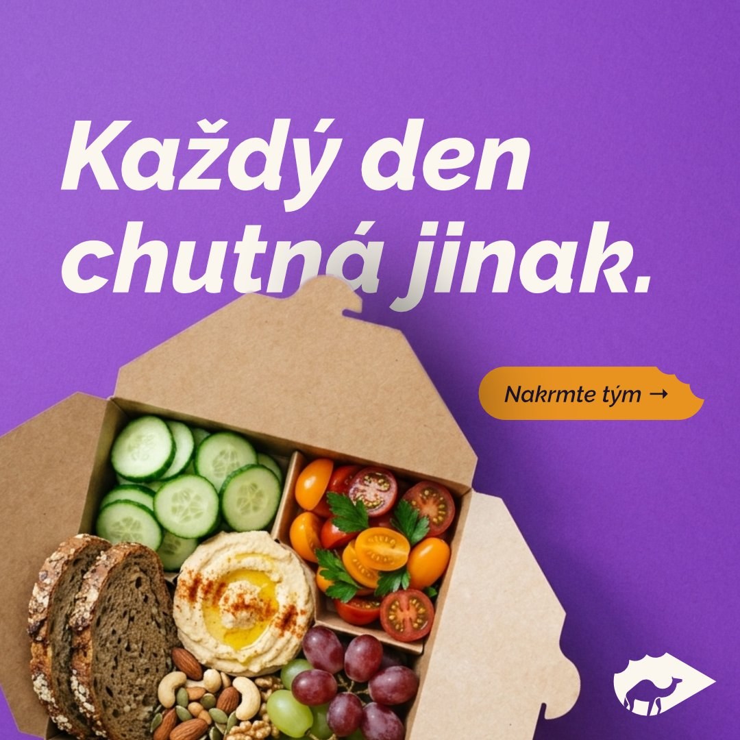 Instagram post Každý den chutná jinak, otevřená krabička se snídaní na fialovém pozadí s tlačítkem Nakrmte tým